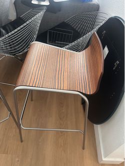 2 Zebra Calligaris Counter Height Stools