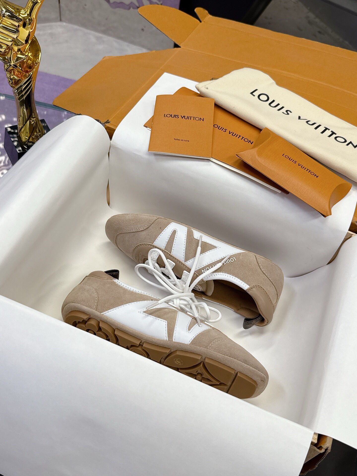 LV Women’s Shoes 2025 New