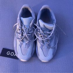 Yeezy 700 Size 8 