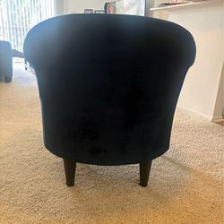 Accent chair blue