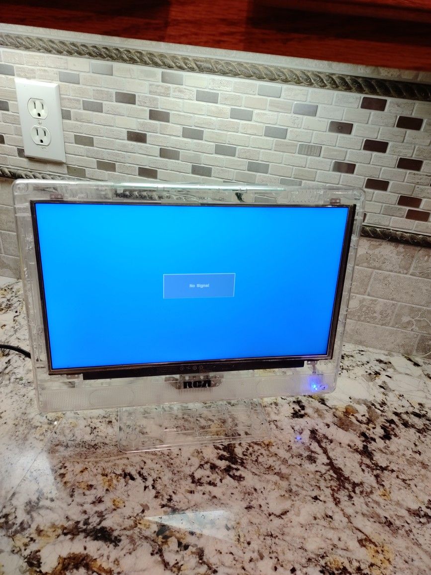 RCA Standard HDTV LED, 15 inch Screen. MPN: J15SE821
