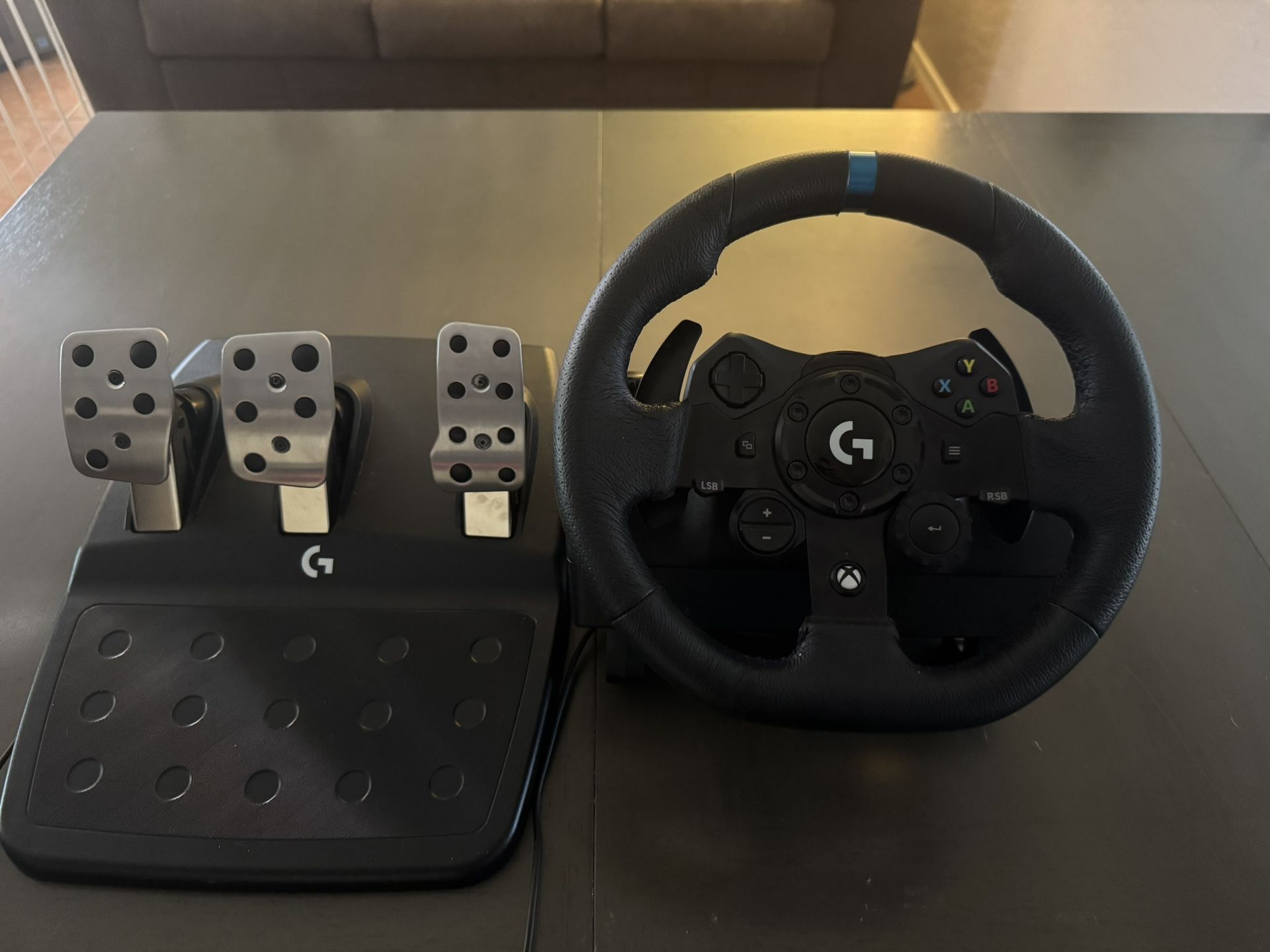 Logitech G923 Racing Wheel Set