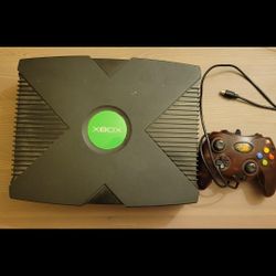Xbox original with 1 controller