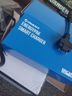 Brand New Giant EnergyPak Smart Charger - E-Bike Fast Charger (36V 6A / 4A)
