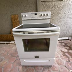 Frigidaire electric range. Works fine