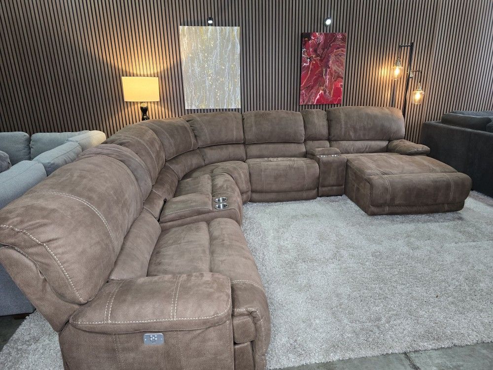 Petaluma Fabric Power Reclining Sectional with Chaise and Storage Cup Holder 7 Pieces