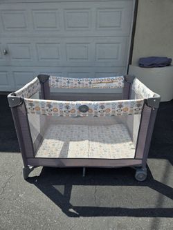 Graco Portable Play yard 