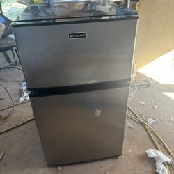 Emerson Fridge And Freezer 