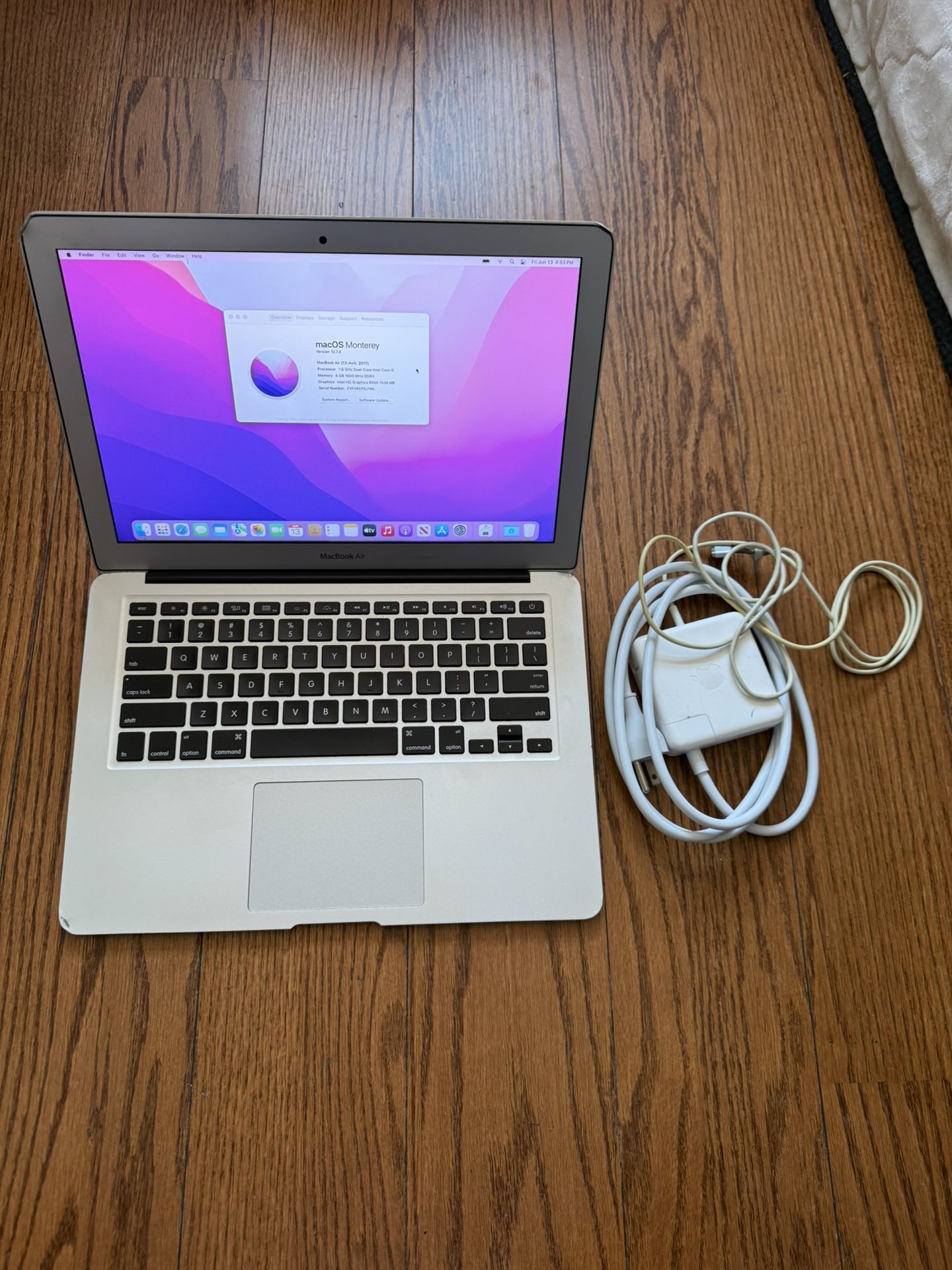 MacBook Air 13" 2017/8G RAM/128G SSD/Grade B /Fully Functional/Good Battery