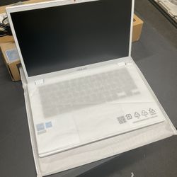 Asus Chromebook Plus - Laptop With Charger