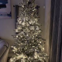 9’ Christmas Tree