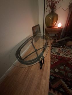 Black Iron With Glass Top Beautiful $100