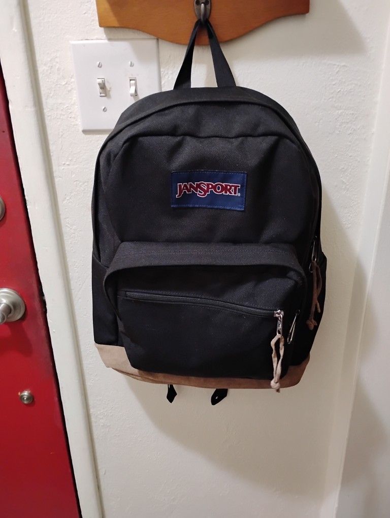 Nice Large Clean Jansport Right Pack Backpack, Located In Reedley