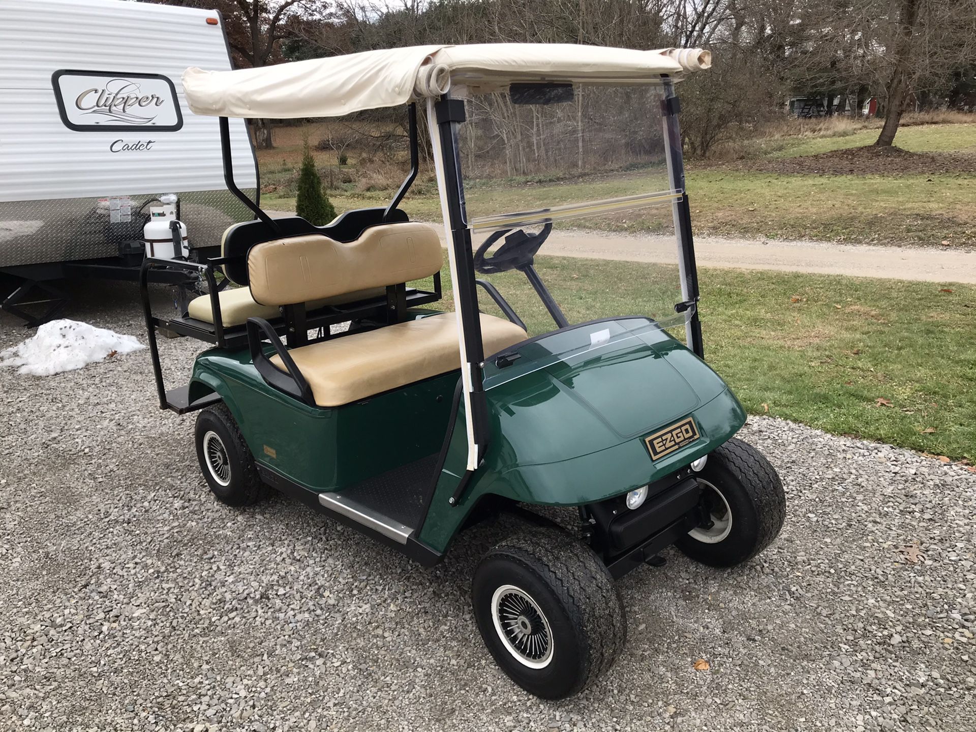 2005 36v EZ-GO Golf Cart W/Charger*Excellent Condition*Brand New Battery’s 11/2019*Location Perry MI