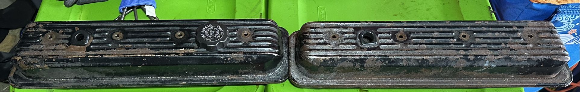 Chevy Center Bolt Valve Covers
