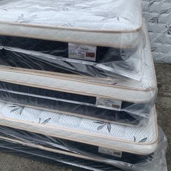 ✨Mattress Pillow Top All Sizes ✨ 🚨12” inches tall 🚨All sizes 💠Queen sizes $200 💠Full sizes $180 💠Twin sizes $150 💠Cal king $330 💠E. King $330