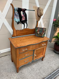 Restored Antique Tiger Oak Washstand / Dresser / Vanity