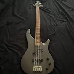 Mitchell MB100  Electric Bass and Gig Bag