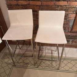 Crate & Barrel Bar Stools Set of 2 White Modern Counter Stools $500 Re - $150 (Woodbridge)