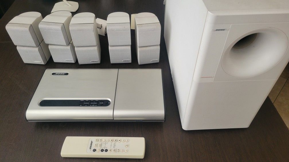 BOSE Lifestyle Model 5 Complete system w. Lifestyle 25 Sub and 5 cube speakers