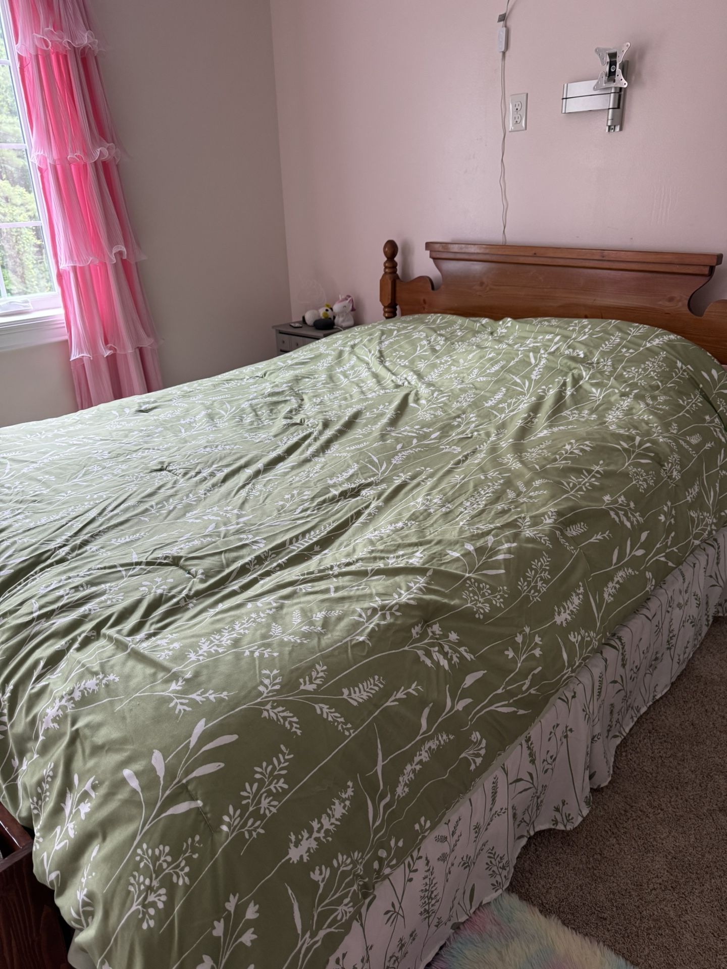 Queen Bed