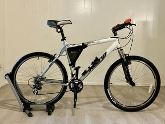 Gorgeous Haro Mountain Bike (LOADED) - Ready to ride