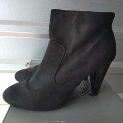 Jaclyn Smith Brand Genuine Suede High Heel Women's Boots Size 9 $30