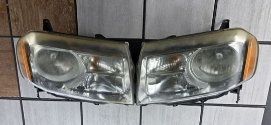 2012 - 2015 Honda Pilot Front Headlights Set (OEM) (Genuine)