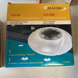 Floating solar lights 