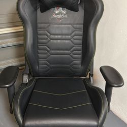 Gaming Chair with Ergonomic Lumbar Pillow