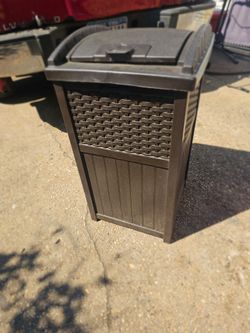 The price is firm..Suncast outdoor garbage Pail m