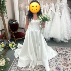 White Strapless sweetheart wedding Dress With pockets
