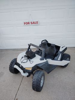 Power wheel   4x4.  Jeep with charger nice 👍 guy's