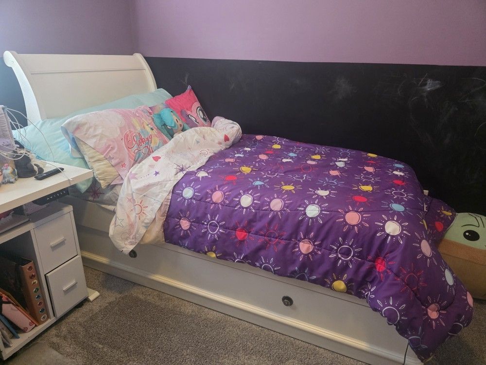 White Twin Bedroom Set