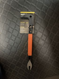 Klein Tools Nail Puller with Integrated Dimpler, 12-Inch