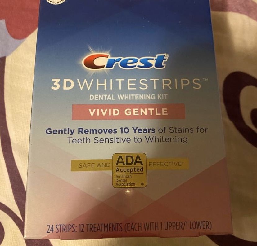 Crest 3d white strips sealed brand new