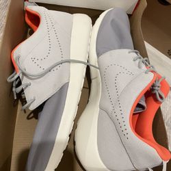 Nike Roche Size 11.5