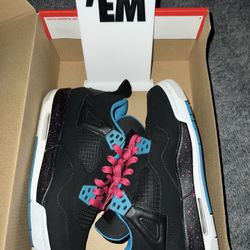 Jordan 4 Retro “Black/Vivid Pink/Dynamic Blue”