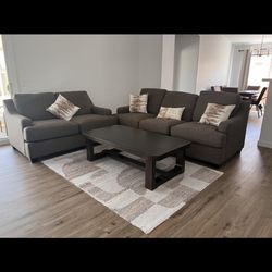 Sofa & Loveseat set- Great condition