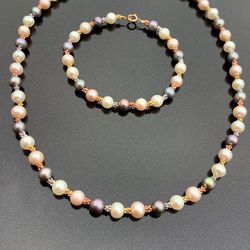 Beautiful Tri-Colored Pearl Necklace With Matching Bracelet