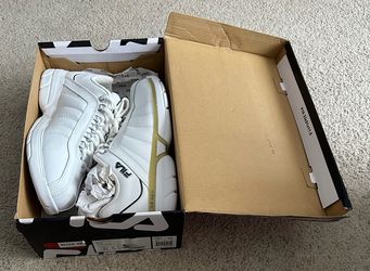 BNIB Fila Fortifier Men's Walking Shoes - Size 8.5 (Wide 4E) - Triple White