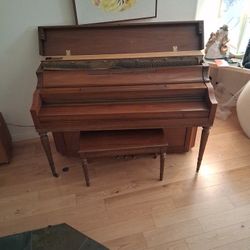 Everett Piano And Bench Rare Vintage