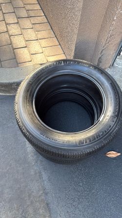 2 Car tires