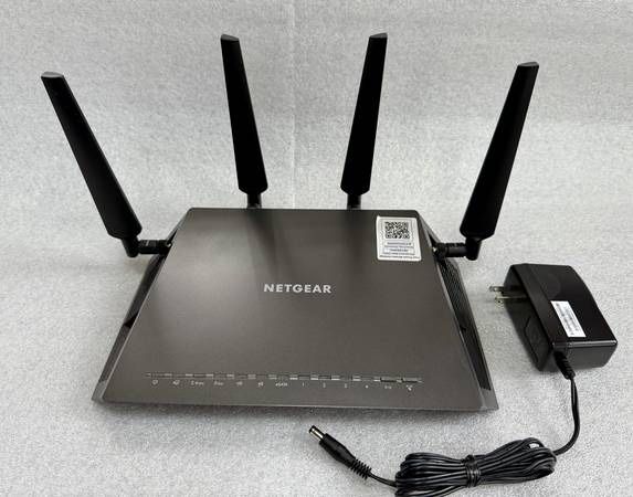 Used Nighthawk X4S AC2600 Dual-Band WiFi Router w/ MU-MIMO