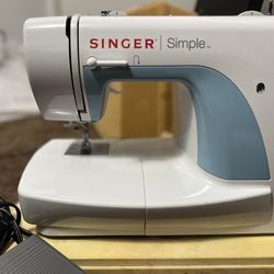 Singer Simple Sewing Machine for Sale in Los Angeles, CA - OfferUp