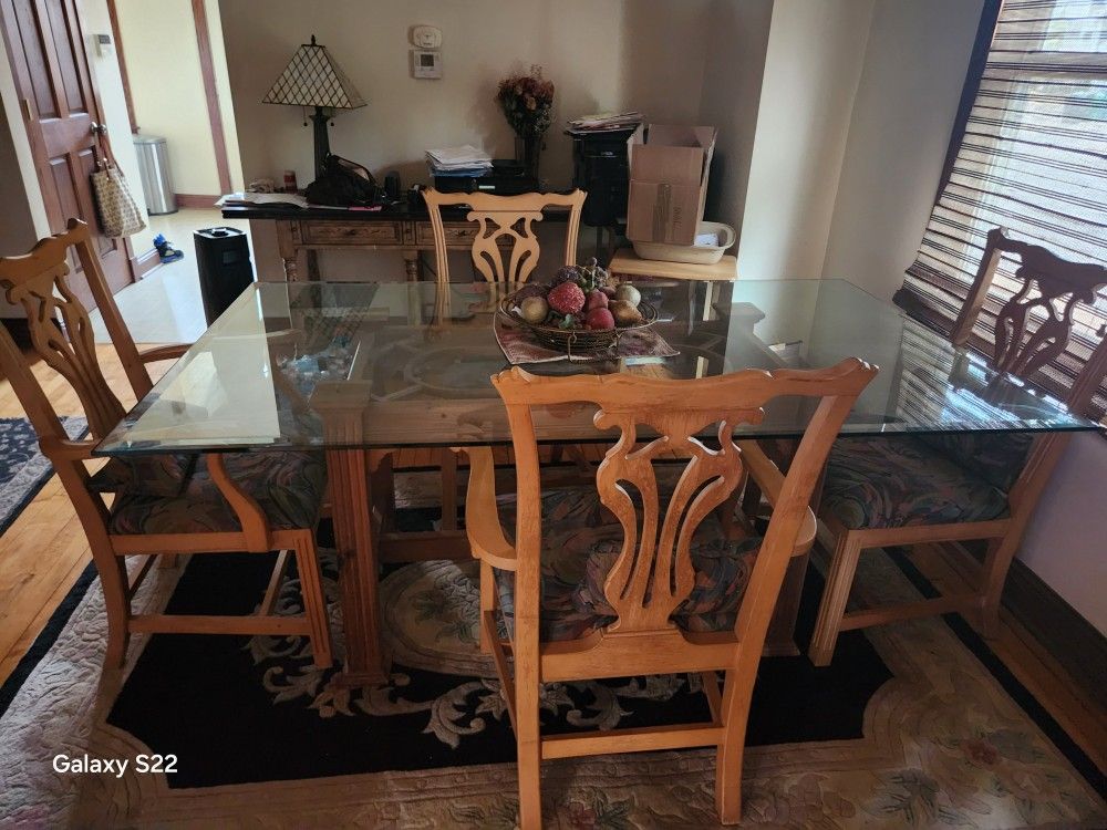 Beautiful Amish Dining Set/glass Top