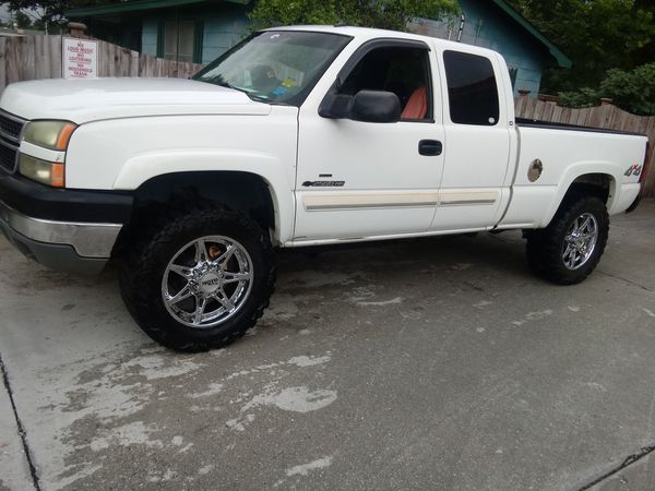 2005 Chevy Silverado25000 HD Gas with the 6.0 Cat Eye for Sale in