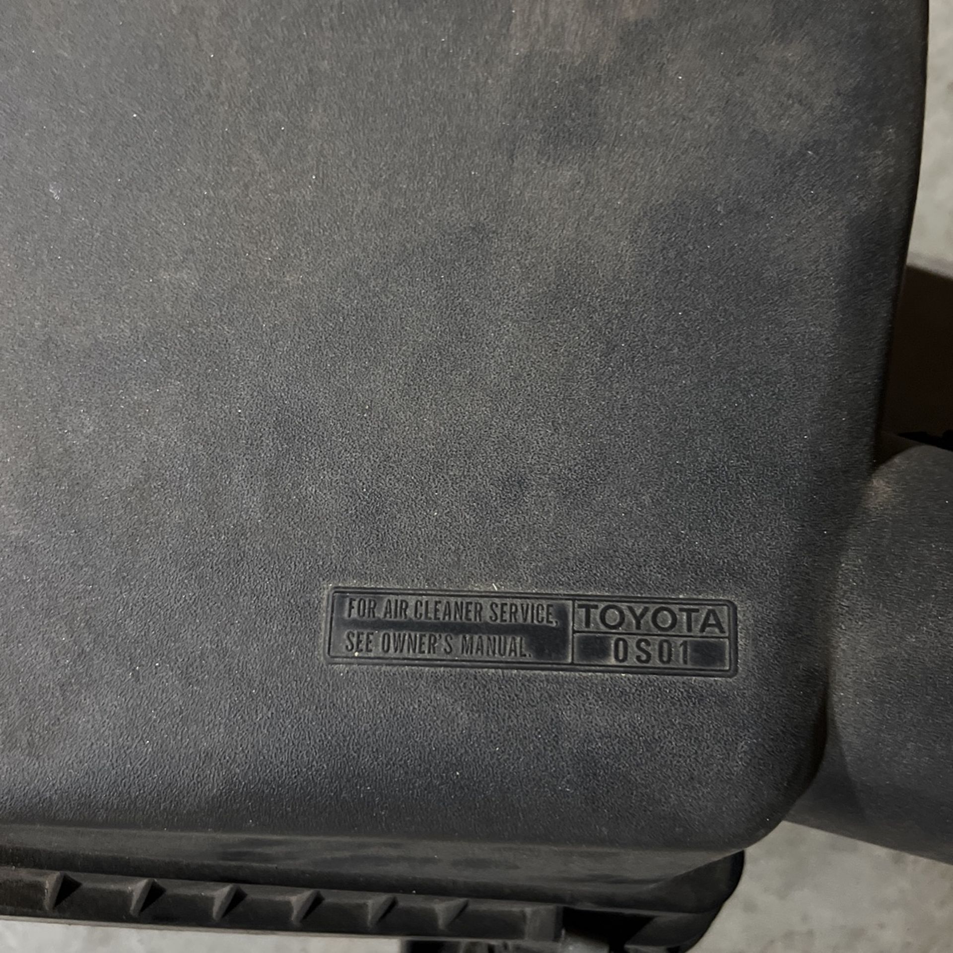 2012 Toyota Thundra  Air Cleaner filter box 