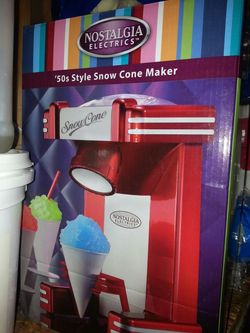 Snow cone maker