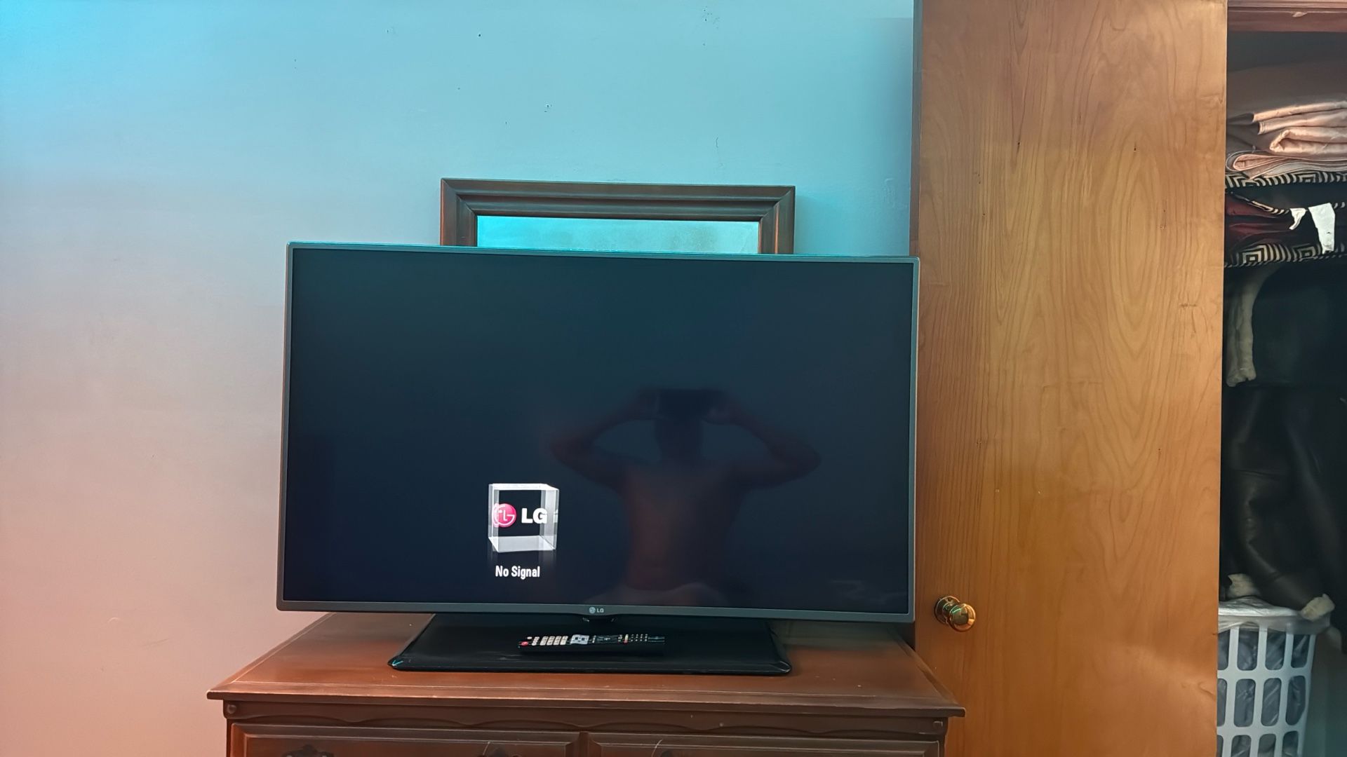47 Inch LG TV
